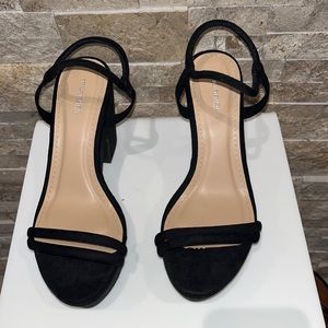 NWOT Mundial strapy platform black faux suede SIZE 9